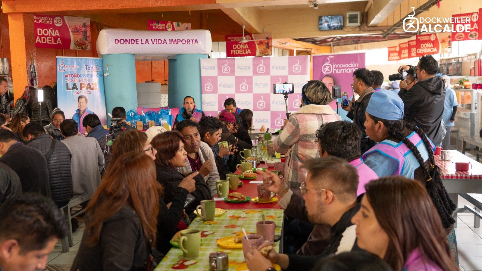 Dockweiler comparte con periodistas el programa que cambiará la vida de los paceños