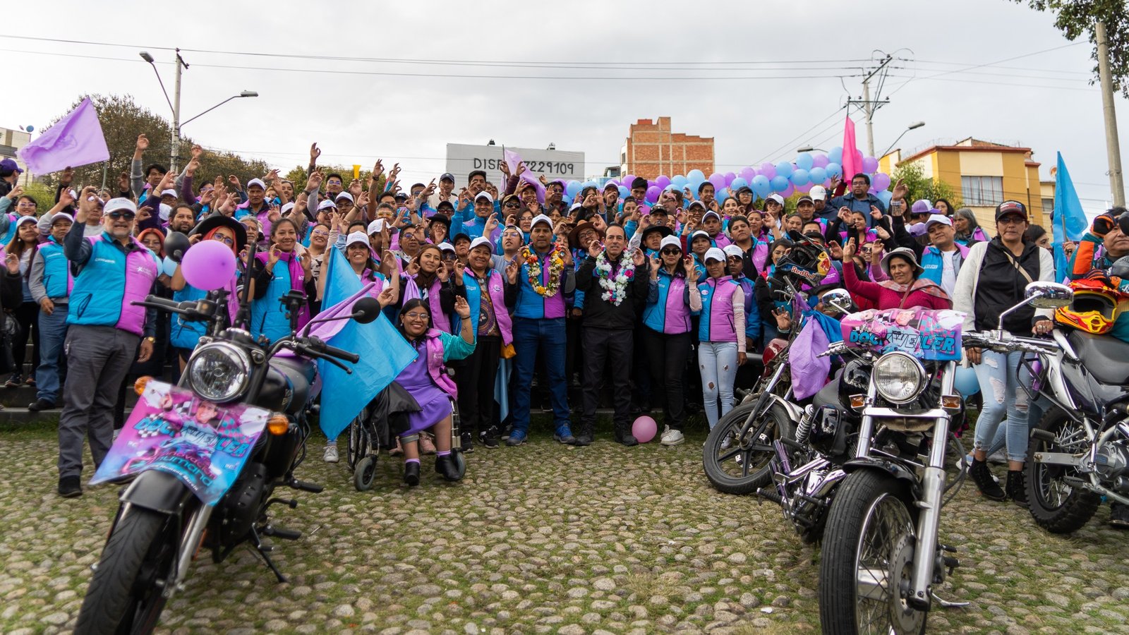 RALLY DE LA VICTORIA RECORRE LA CIUDAD RECOGIENDO CARIÑO Y APOYO DE VECINOS QUE VEN CON ESPERANZA UN CAMBIO PARA LA PAZ