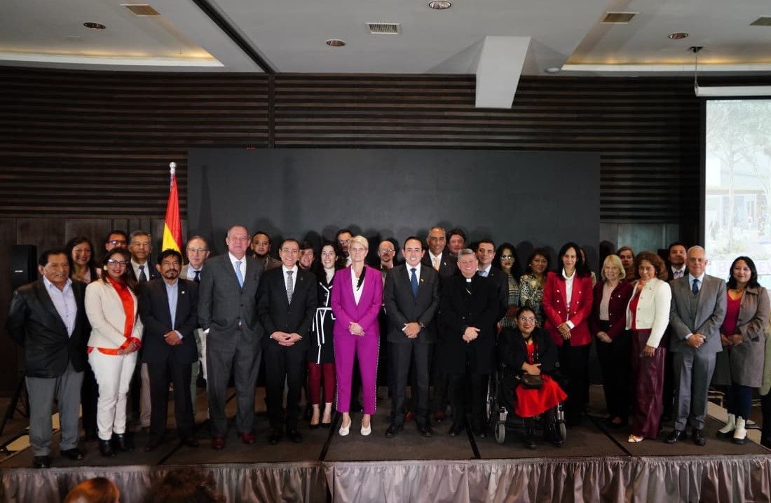 DOCKWEILER ACTIVA AGENDA INTERNACIONAL Y PRESENTA AMBICIOSO PLAN CON MÁS DE 400 PROYECTOS PARA LA PAZ