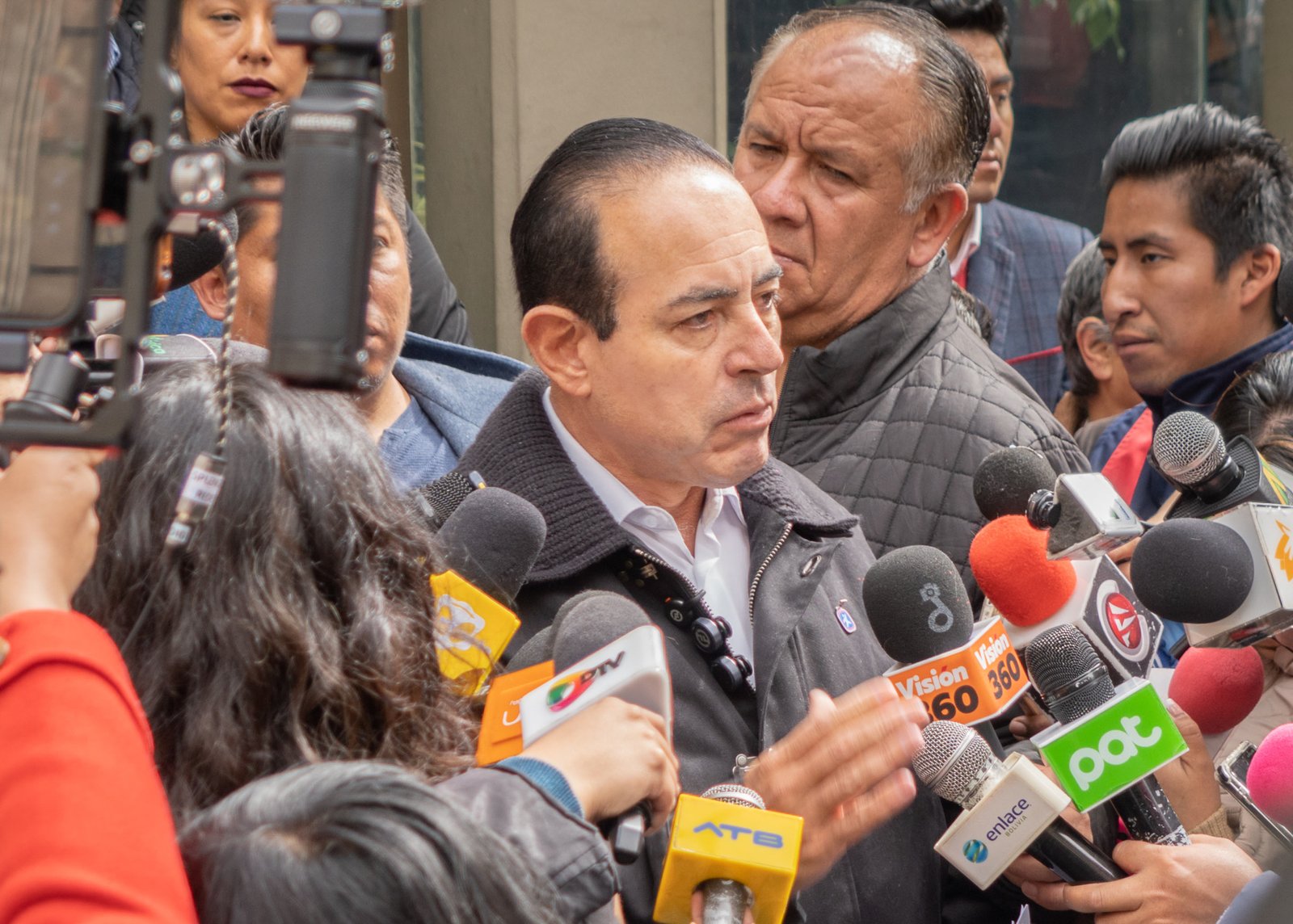 Dockweiler exige a Arias dejar el show y entregar la documentación completa de la transición