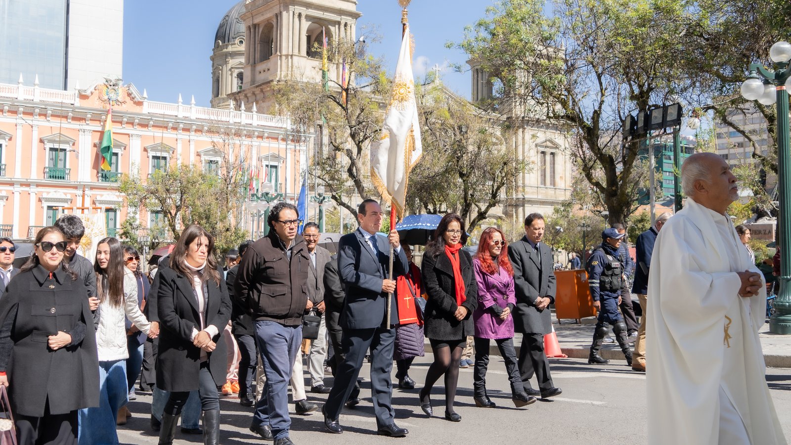 El alcalde participa en la misa de Corpus Christi y llama a la unidad y la esperanza para Bolivia